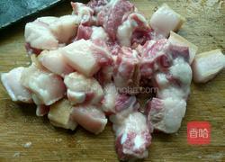 五花肉烧干笋的做法图解1