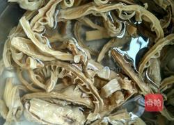 五花肉烧干笋的做法图解2