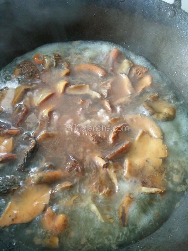 炒几分钟就放清水煮开