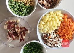 腊肠什锦焖饭的做法图解1