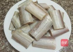 酥炸带鱼的做法图解2