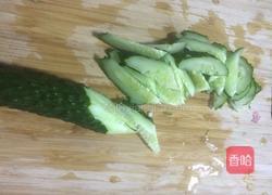 黄瓜炒木耳的做法图解2