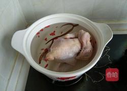 沙锅煲鸡汤的做法图解1