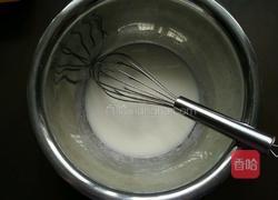 八寸鲜奶戚风蛋糕的做法图解3