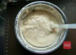 Illustration of how to make eight-inch fresh milk chiffon cake 16