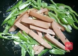 青椒炒火腿的做法图解5