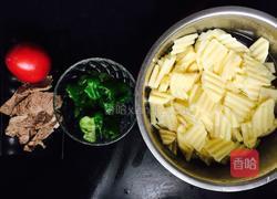 狼牙土豆片烩牛肉的做法图解1