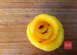 芒果玫瑰花的做法图解3
