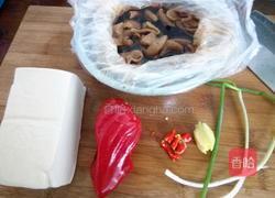大肠炖豆腐的做法图解1