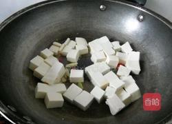 大肠炖豆腐的做法图解3