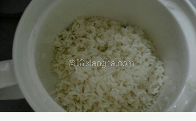 糯米浸泡四个小时