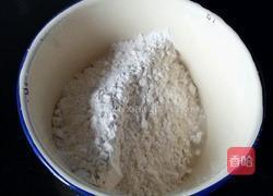 鸡蛋早餐饼的做法图解1