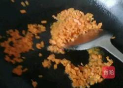 胡萝卜鲜虾粥的做法图解4