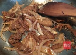 姜汁烧肉米汉堡的做法图解3