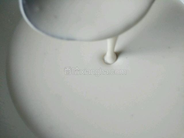 番薯淀粉调成这样子的汁（要稠一点因为蚝仔里好多水控不掉）