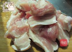 红烧肉炖土豆的做法图解1