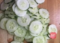 青瓜炒鸡蛋的做法图解1