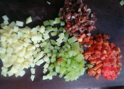 香肠闷饭的做法图解2