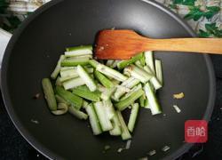 虾皮烧丝瓜的做法图解4