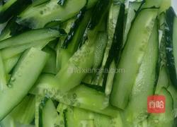 黄瓜皮蛋汤的做法图解2