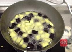 肉段烧茄子的做法图解2