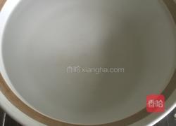 银耳莲子汤的做法图解4