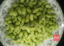 毛豆米炒辣椒的做法图解1