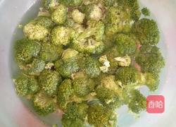 火腿炒西兰花的做法图解1