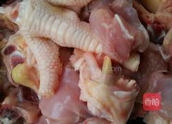 金针菜蒸鸡的做法图解2