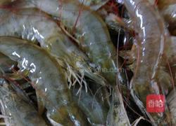 蚝油焖虾的做法图解1