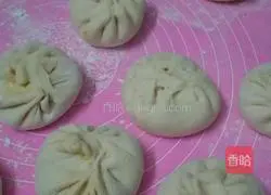 Illustration of how to make lean meat buns 9