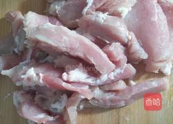 新疆小炒辣子肉的做法图解1