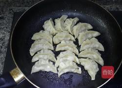 生煎饺子（白菜肉馅）的做法图解4