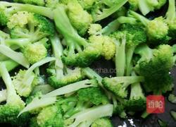 西兰花炒虾仁的做法图解11