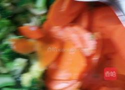 蒜末西兰花胡萝卜的做法图解4