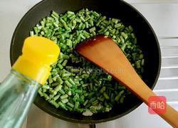 素炒长豆角丁的做法图解6