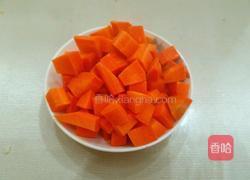 胡萝卜黄豆炒肉末的做法图解2