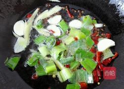蒜苔炒素鸡的做法图解3
