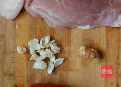 甜椒百合蒸剁肉的做法图解1