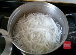 白萝卜猪肉馅饼的做法图解2
