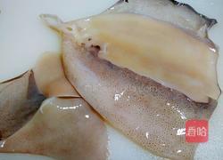 双椒爆鲜鱿的做法图解4