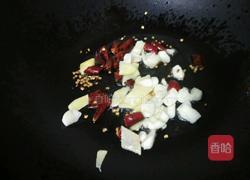 双椒爆鲜鱿的做法图解9