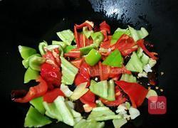 双椒爆鲜鱿的做法图解10