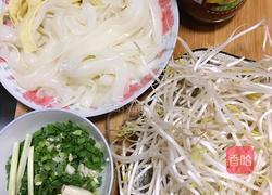 绿豆芽拌凉皮的做法图解1