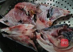 竹荪焖鱼头的做法图解2