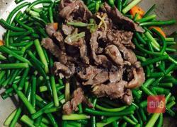 牛肉炒蒜苗的做法图解5