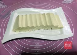 鹌鹑蛋拌豆腐的做法图解2
