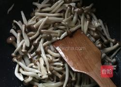 蟹味菇炒鸡蛋的做法图解10