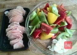 彩椒炒鸡肉的做法图解2