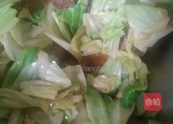 卷心菜腊肠炒卷心菜的做法图解4